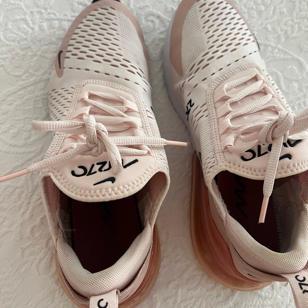 Women’s Nike air max 270 Size 11